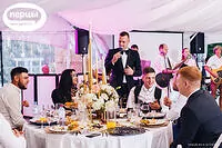 Ведущий Илья Капелин