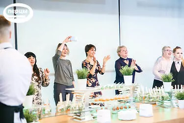 развлечение на 8 марта в офисе