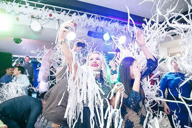 Новогодний корпоратив «Путешествие во времени»