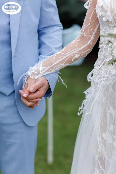 молодожены на свадебной церемонии