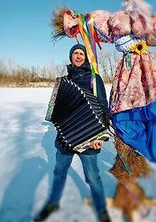 Поющий  баянист