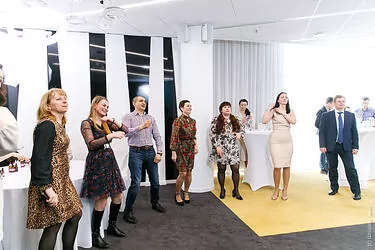 ведущий на 8 марта отчёт