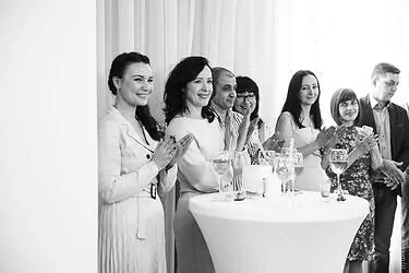 Поздравление с 8 марта сотрудниц аэропорта