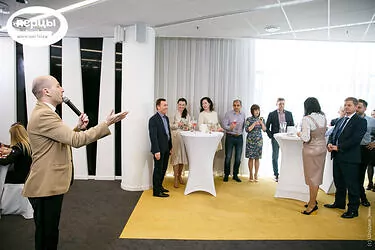 ведущий на корпоратив организация 8 марта