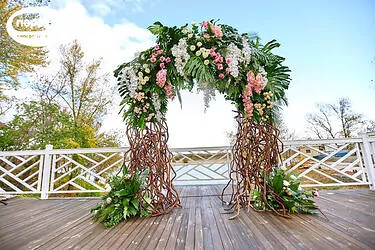 арка для свадебной церемонии