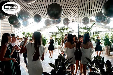 встреча гостей на дне рождении