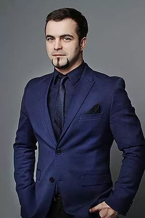 Александр  Харитонов