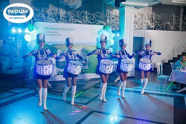 шоу барабанщиц на мероприятии