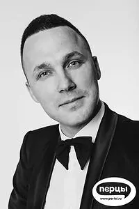 Ведущий Илья Капелин