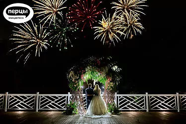 салют на свадьбе