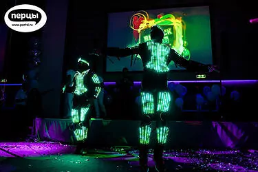 световые пиксельные люди портфолио на выпускной