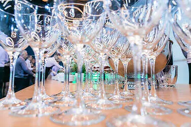 Поздравление с&nbsp;8 марта для&nbsp;сотрудниц аэропорта