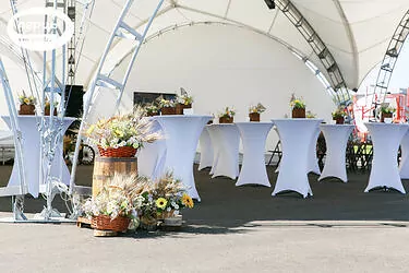 Выездное обслуживание, шатёр и кейтеринг на открытии