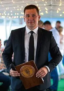 Антон  Белов