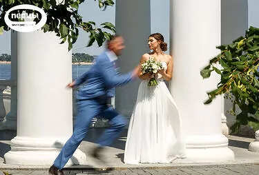 свадебная прогулка жених и невеста 