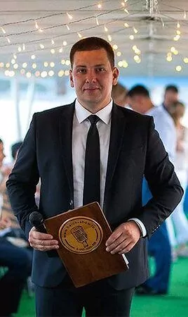 Антон  Белов