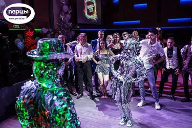 шоу зеркальные люди на выпускном вечере