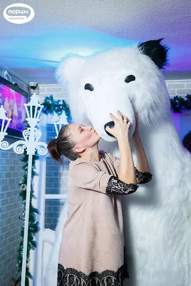 Мишка пломбир с гостями на новогоднем корпоративе