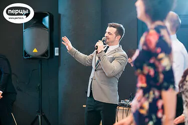 вокалист на 8 марта