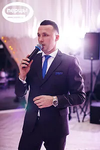 Ведущий Илья Капелин